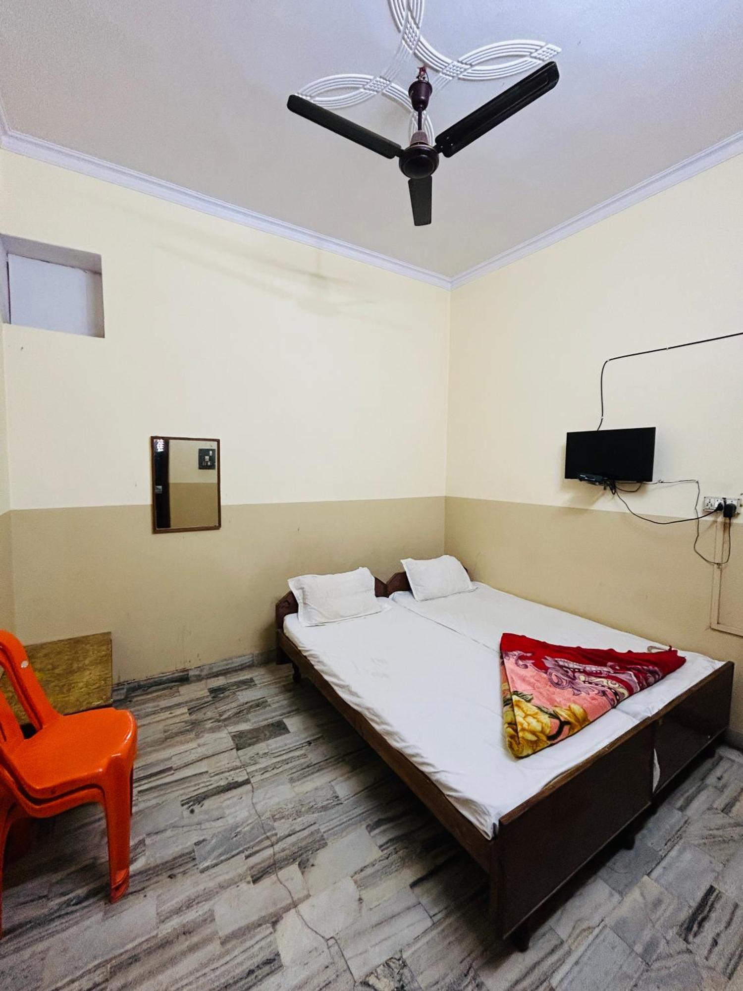 Satsang Lodge فاراناسي المظهر الخارجي الصورة